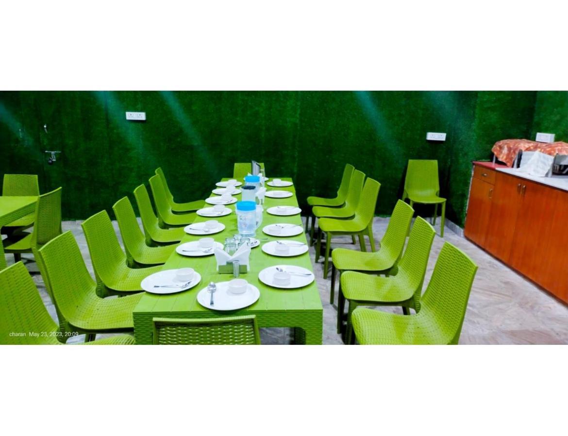 Hotel Krishna Palace, מוסורי מראה חיצוני תמונה