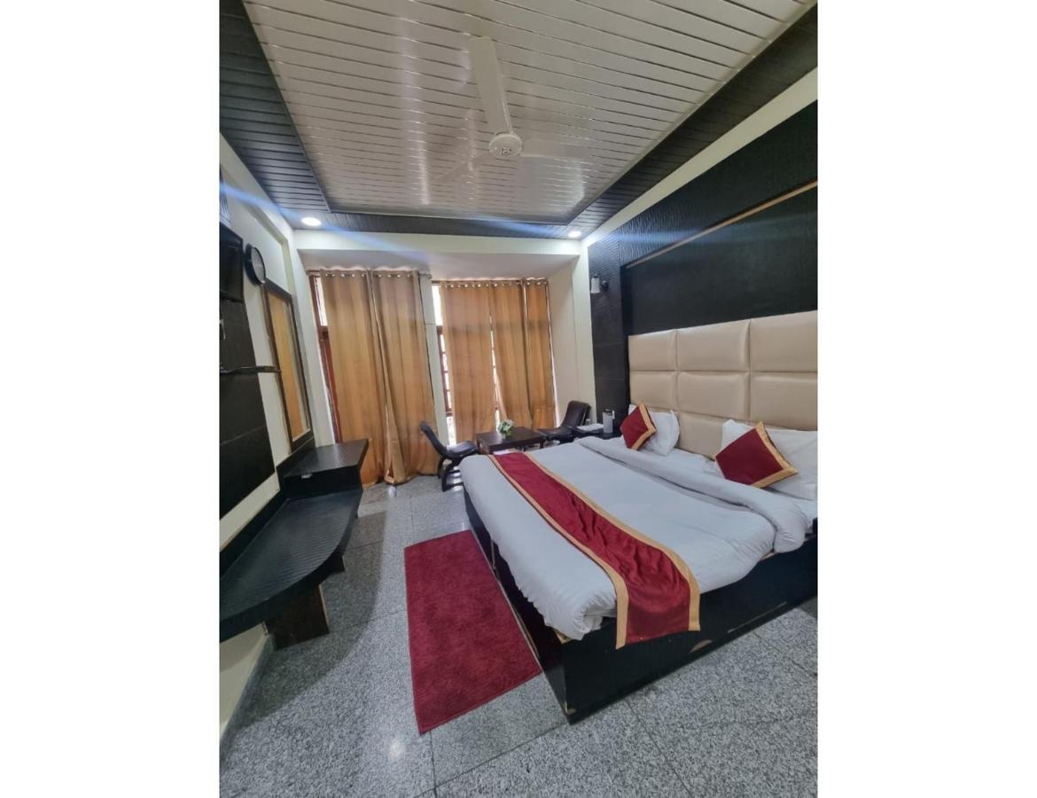 Hotel Krishna Palace, מוסורי מראה חיצוני תמונה